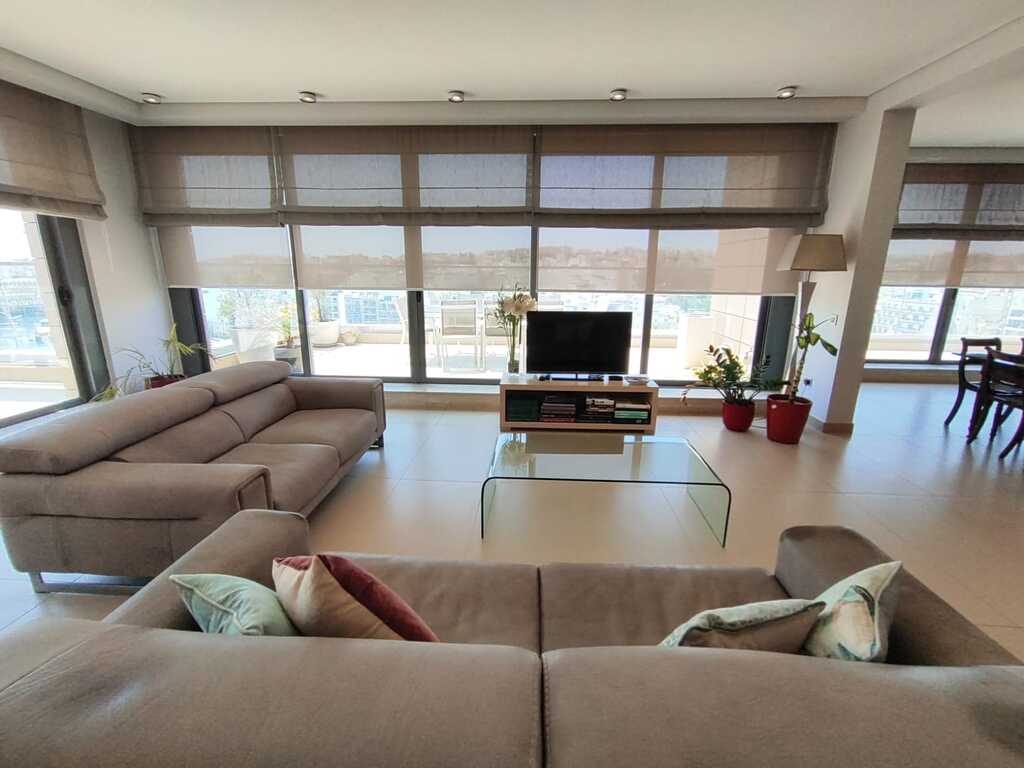 stjulians-apartment-safe-area-christies-malta